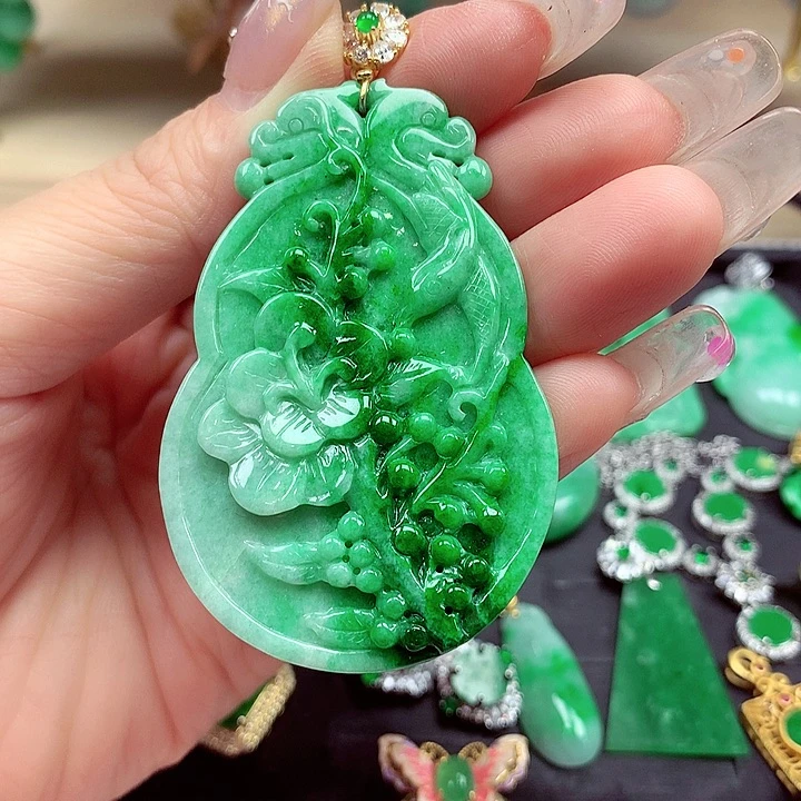 翡翠银S925镶嵌颈饰翡翠