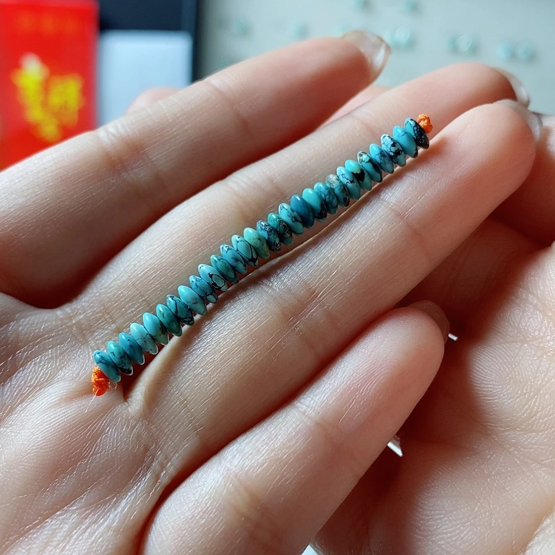 绿松石颈饰未镶嵌