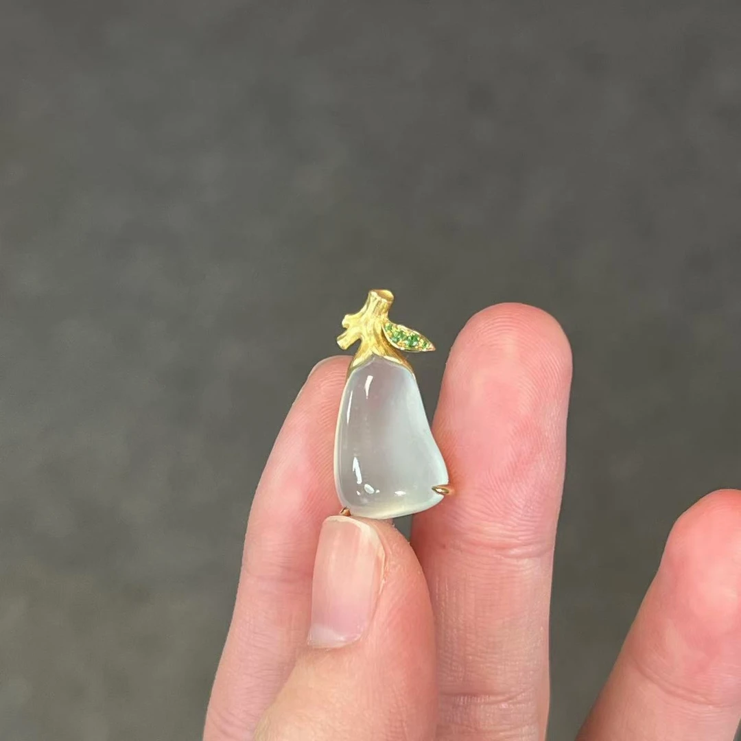 高定 天然A货翡翠/18K金镶嵌/翡翠小瓜吊坠