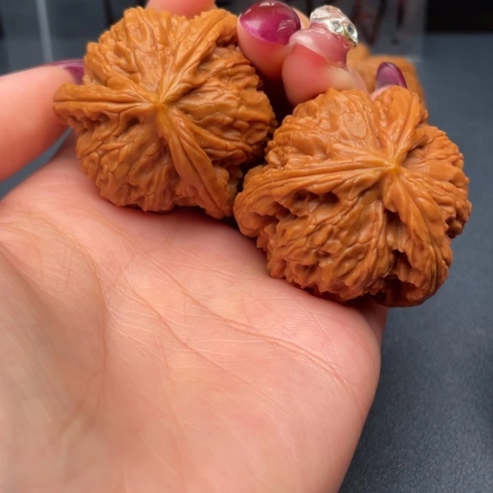 嗨***春文玩核桃吊坠白狮子
