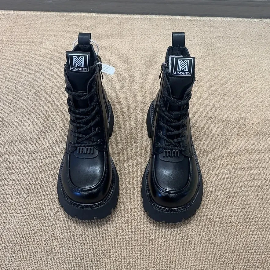 6339（断号）秋季新款全皮面女士显瘦马丁靴女鞋