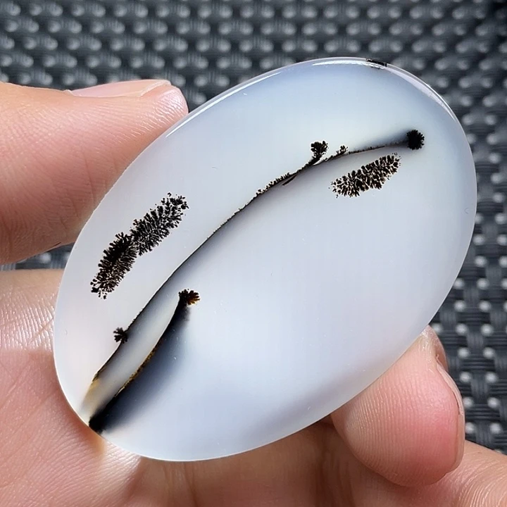 未镶嵌颈饰玛瑙/玉髓湖****?