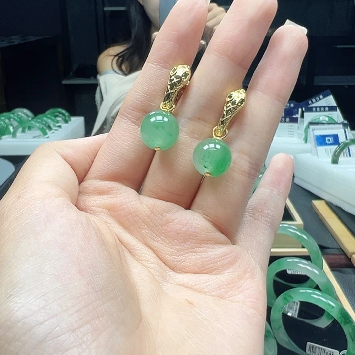 石英质玉（非洲翠）合金耳坠