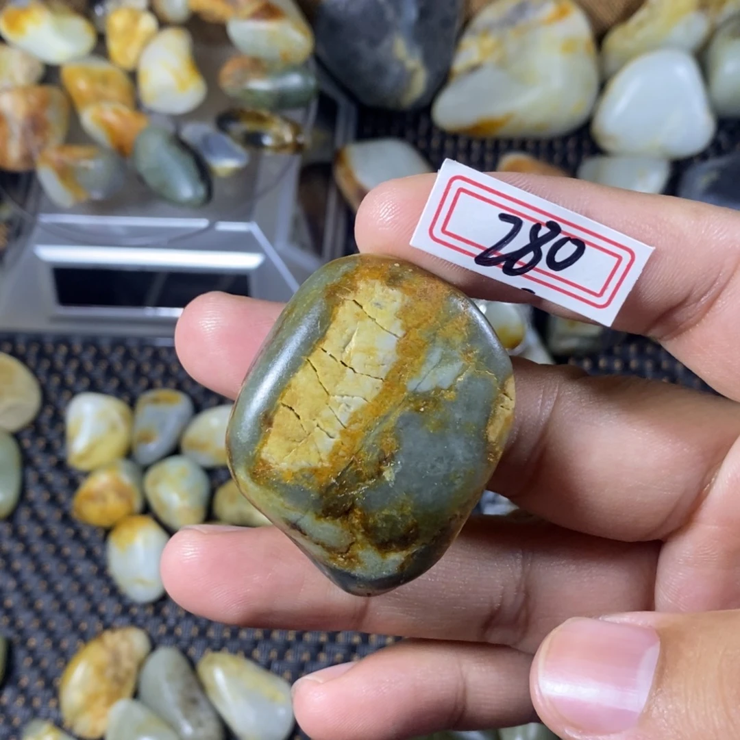 和田玉（糖玉）未镶嵌挂件