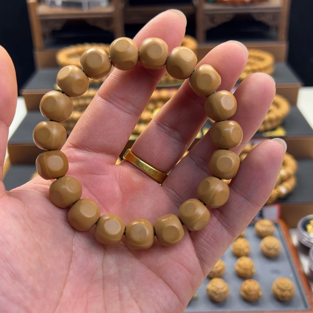 猴头核桃吊坠微瑕大面龙岩六方