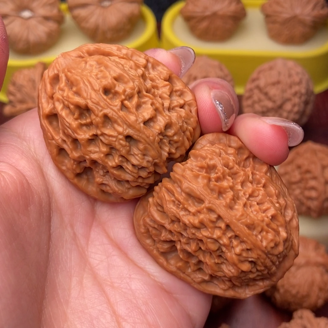 把件文玩核桃40红皮 南疆石