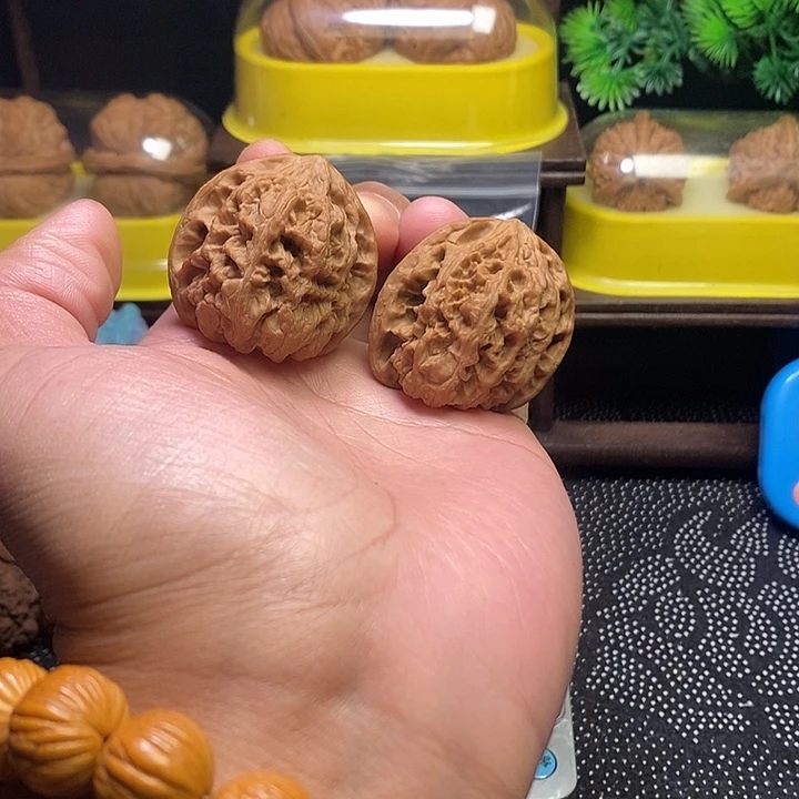 文玩核桃吊坠福利亮灯牌有效