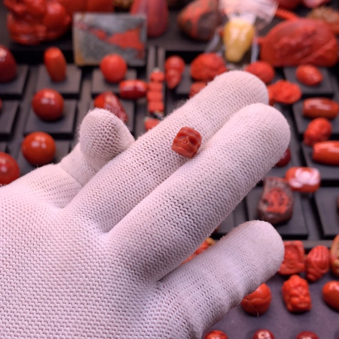 南红玛瑙未镶嵌精工雕刻满色满肉骷髅配珠8mm+