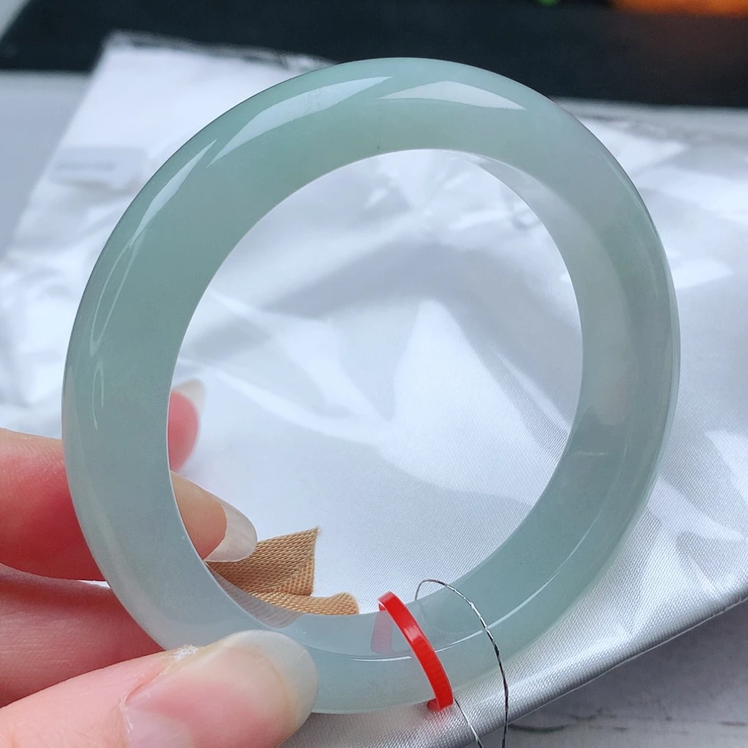 翡翠手镯未镶嵌55/56圈