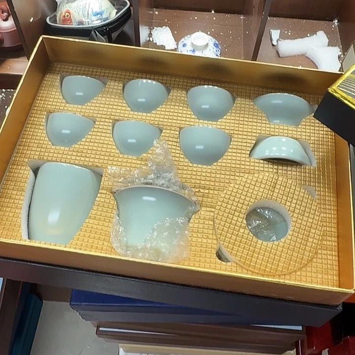 孤品茶具套装等。