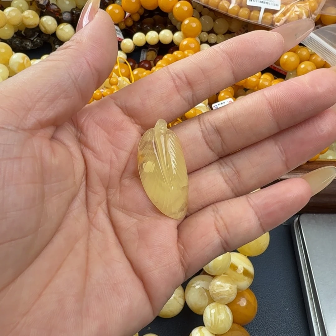琥珀未镶嵌珠宝奇石