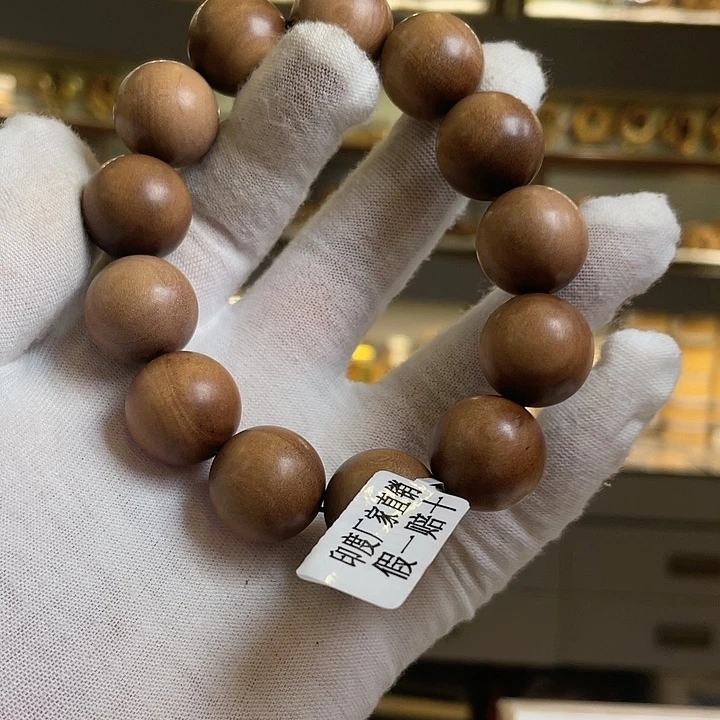 【闪购商品】檀香木手串/手链小****?1.8全品