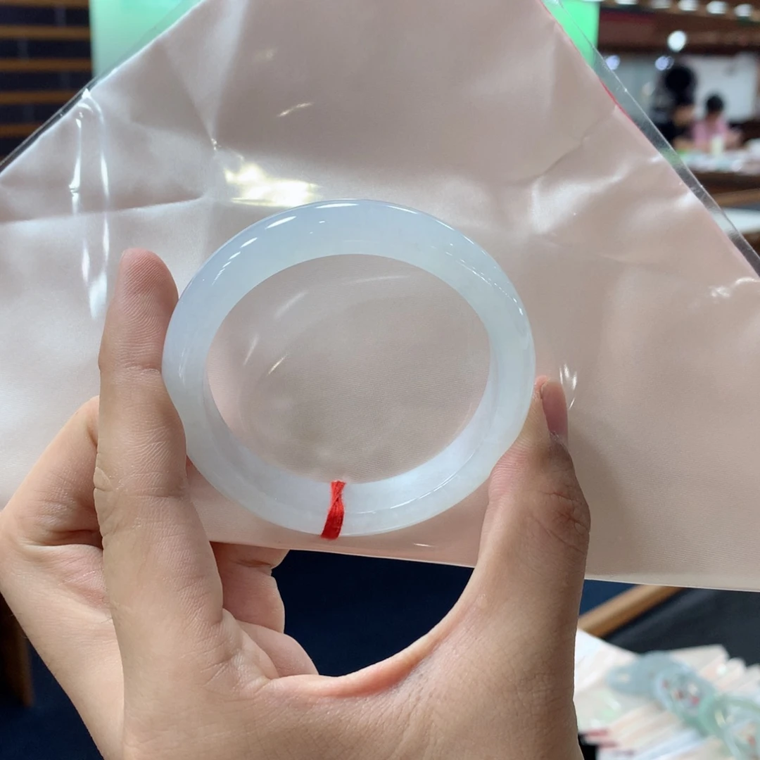 。***。翡翠未镶嵌手镯买断