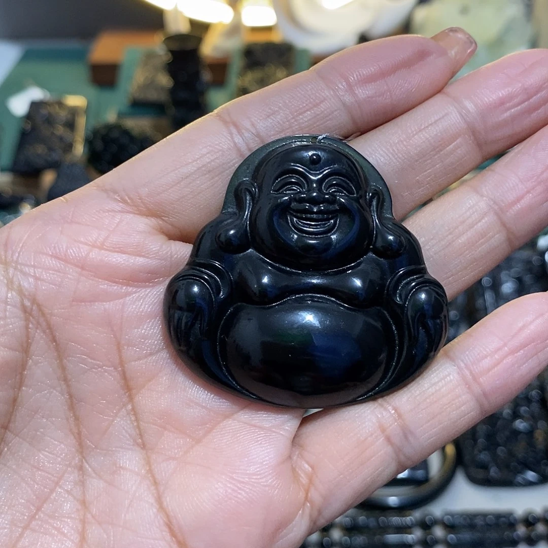 初***心蛇纹石玉未镶嵌颈饰
