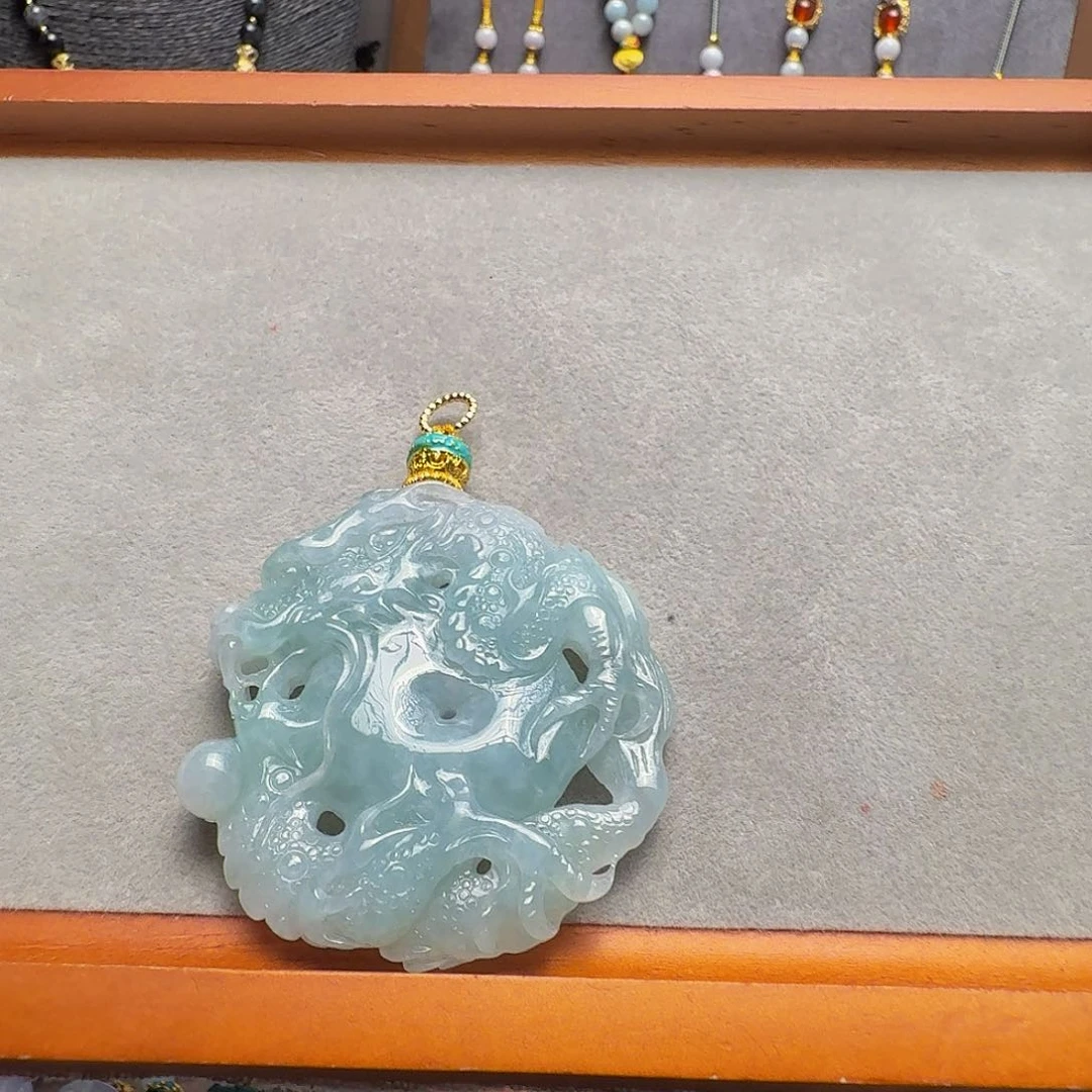 翡翠未镶嵌吊坠(赠链)