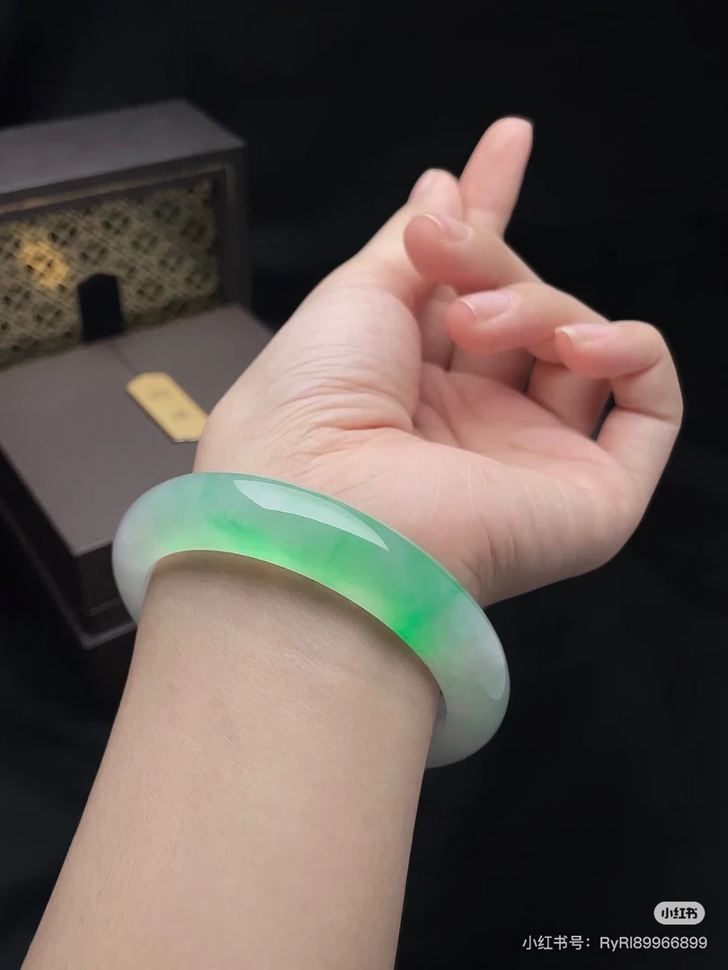 冰润满绿翡翠手镯冰透时尚（不要私自下单，私自下单反饰品）