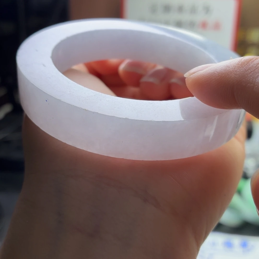 定制翡翠未镶嵌翡翠手镯多样性发一