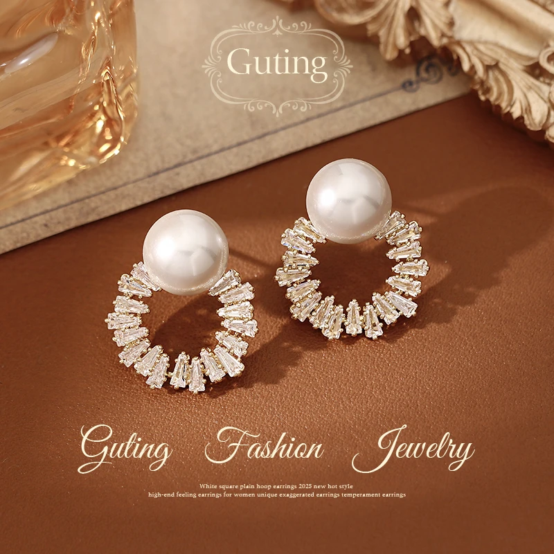 铜合金合成锆石耳饰 22599金色圈圈耳钉女高级感秋冬耳饰百搭耳环