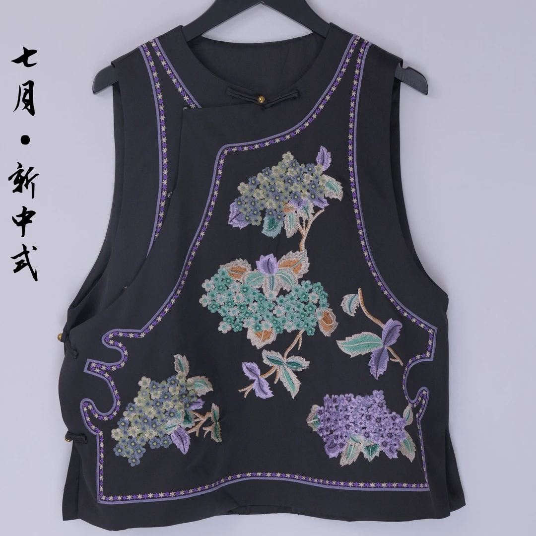 新中式国风马甲女新款复古重工刺绣典雅气质宽松坎肩
