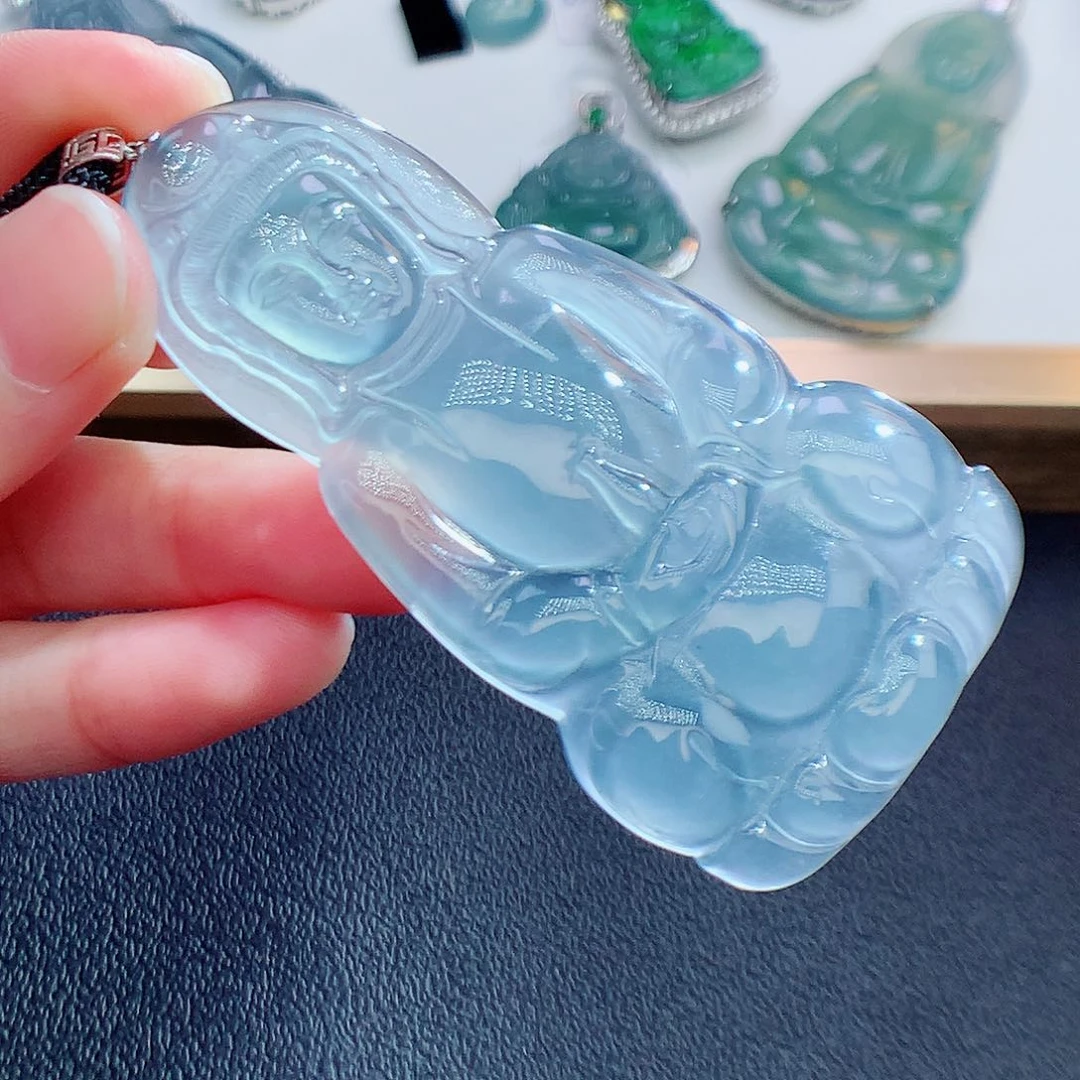 翡翠颈饰18K金镶嵌翡翠