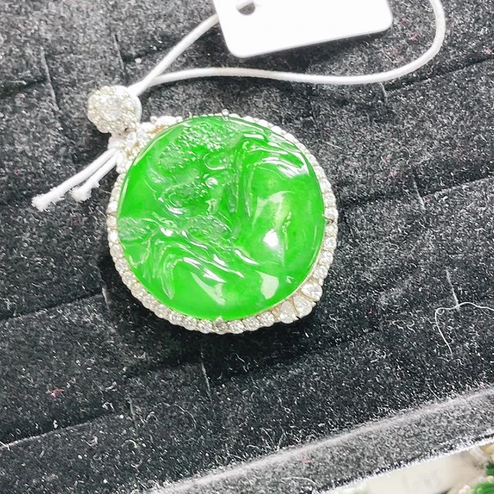 翡翠未镶嵌颈饰13