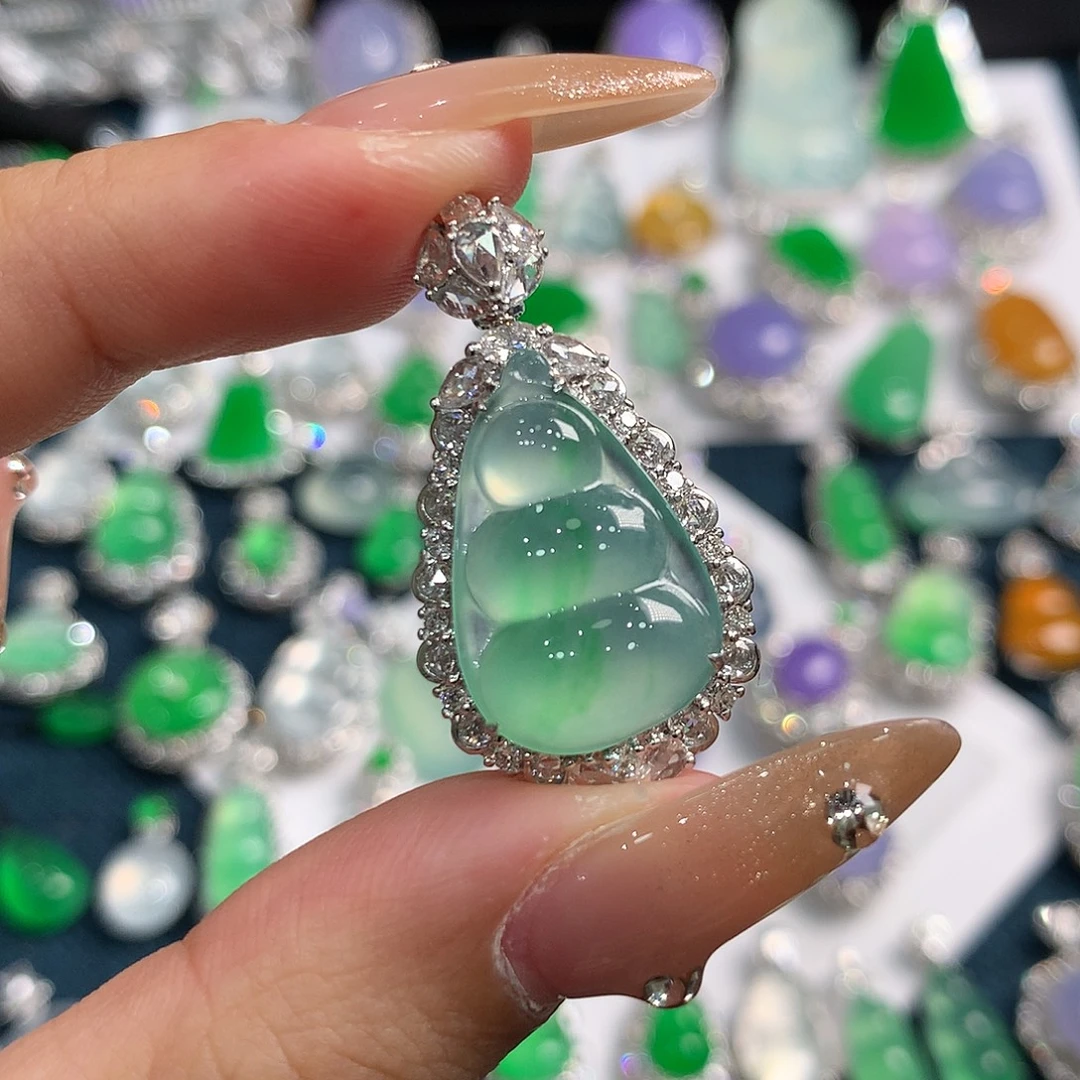 翡翠18K金镶嵌颈饰豆子，48小时鉴赏