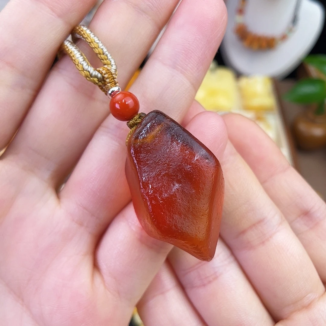 琥珀未镶嵌珠宝奇石