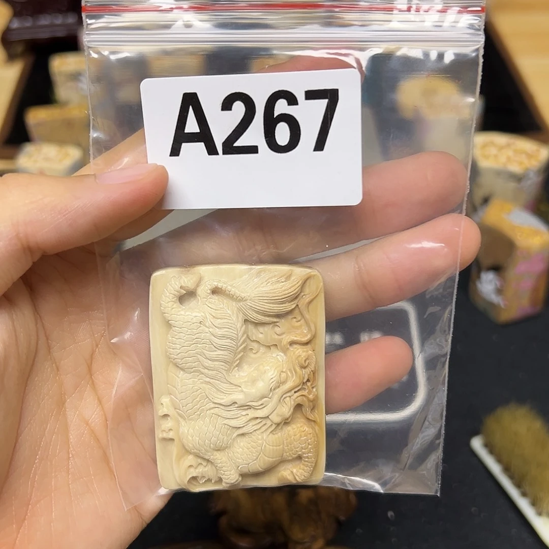 天然猛獁象牙雕刻品