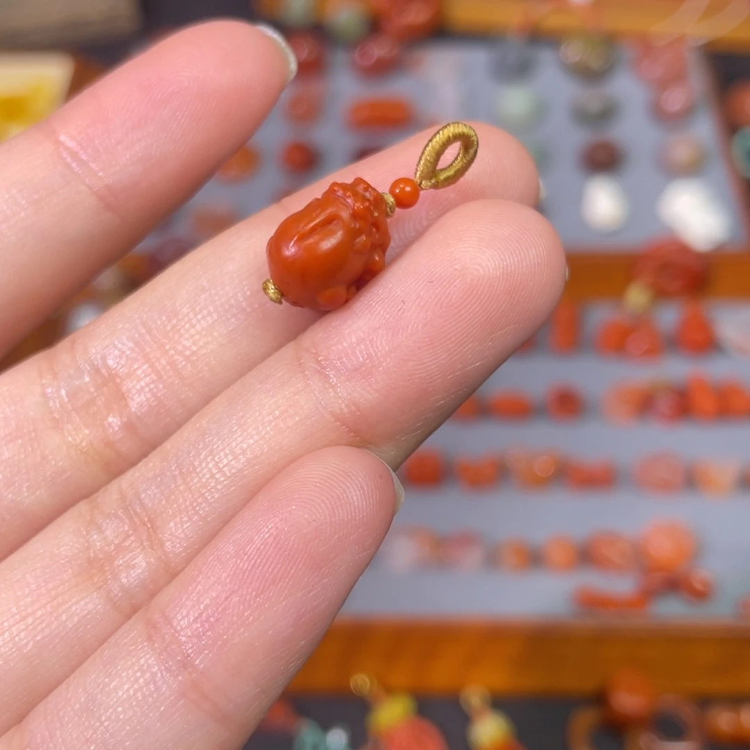 南红玛瑙未镶嵌小貔貅卡8.8