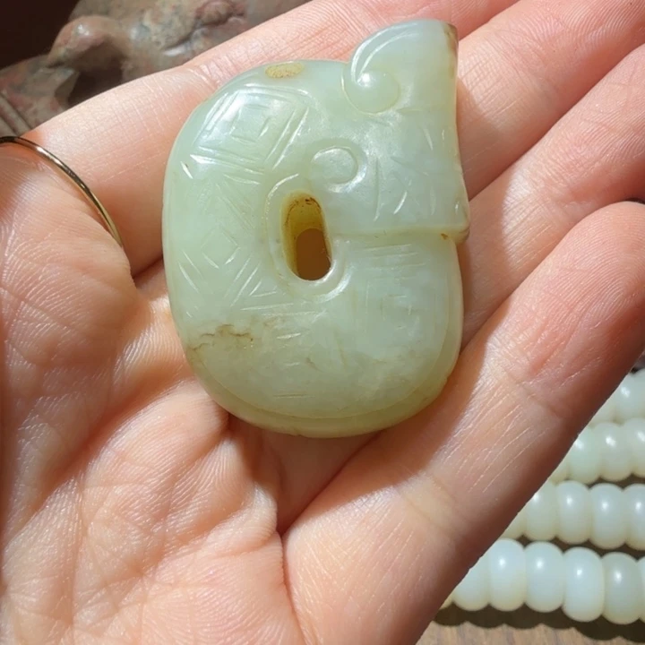 不***廖和田玉（糖玉）未镶嵌颈饰