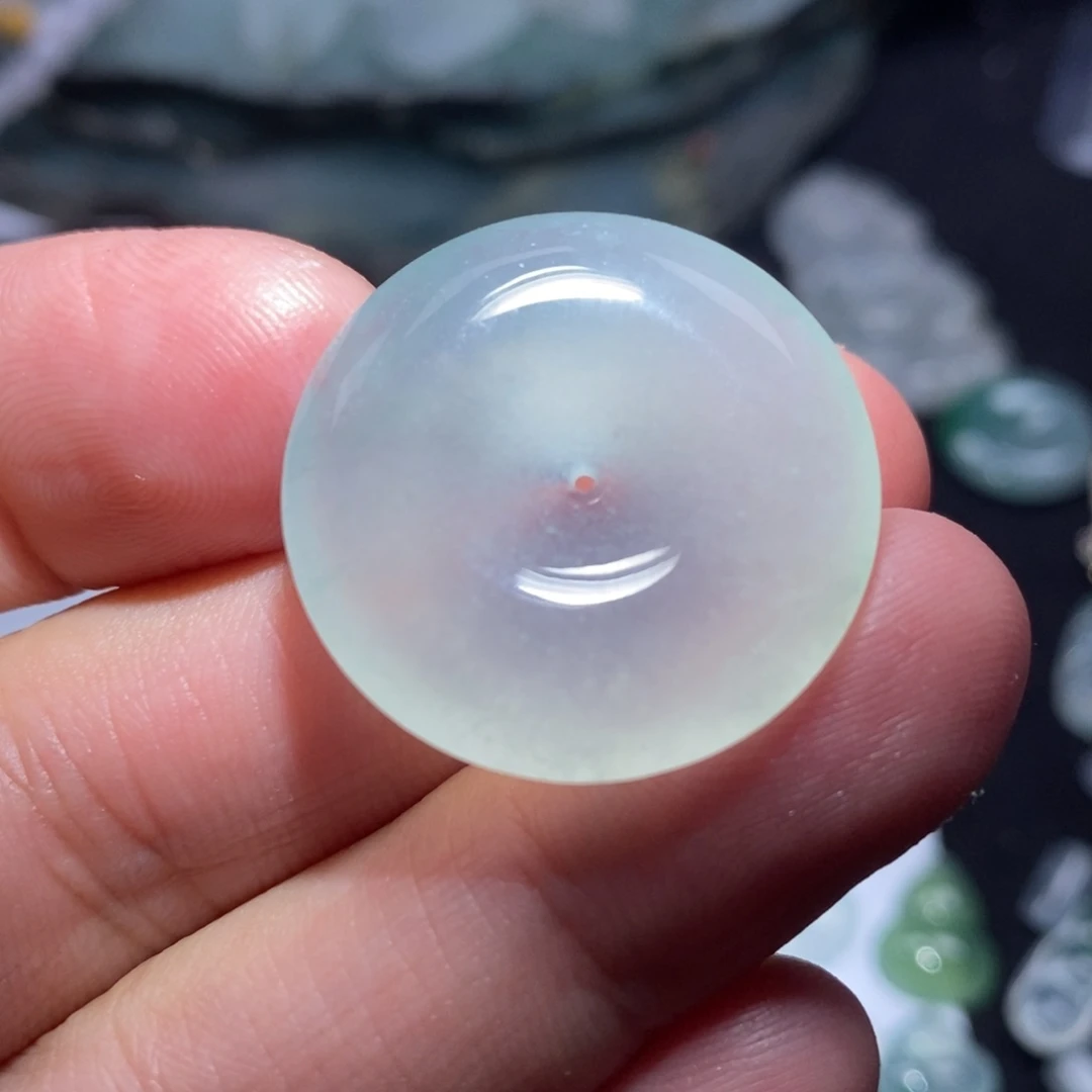 翡翠颈饰未镶嵌平安扣