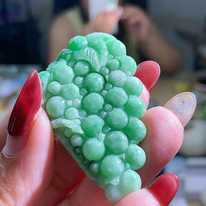 【闪购商品】翡翠挂件未镶嵌葡萄