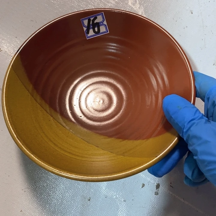 瓷片五厂铁红釉三足深盘口径16.5厘米