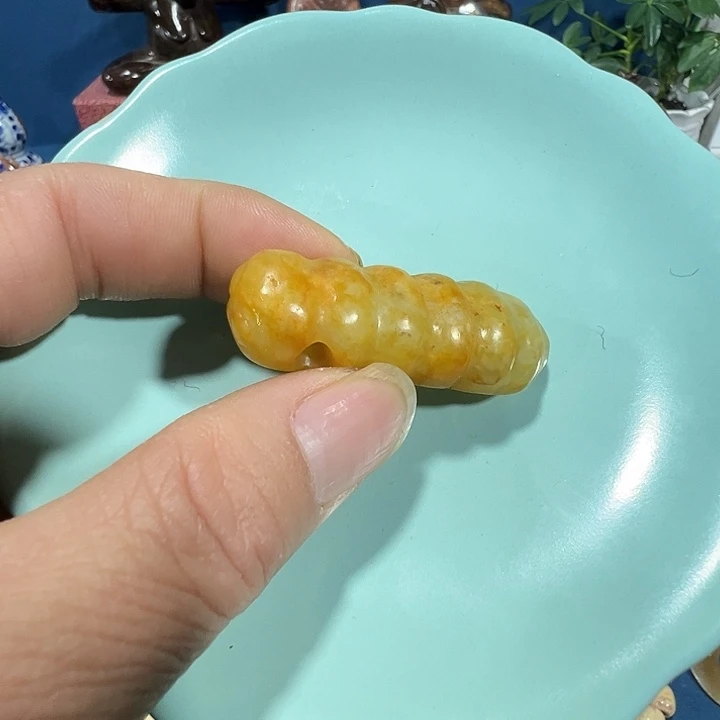 透闪石质玉未镶嵌挂件