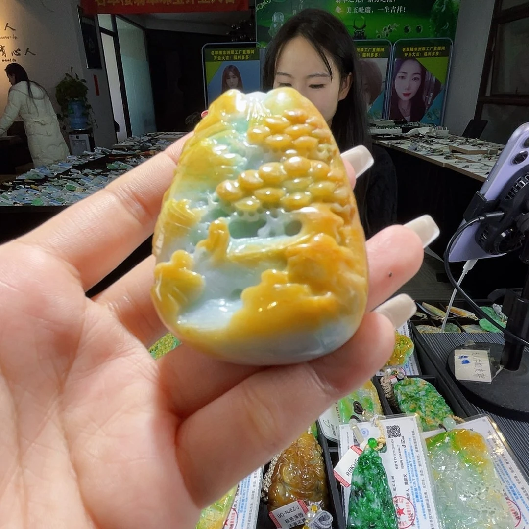 颈饰未镶嵌翡翠一