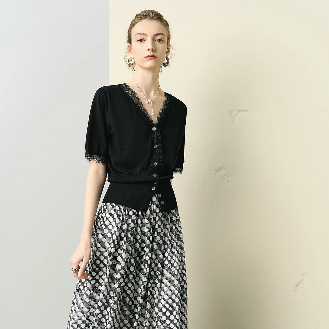 颜域黑色短袖针织衫女夏装2025V领蕾丝边拼接轻熟风气质60S250871