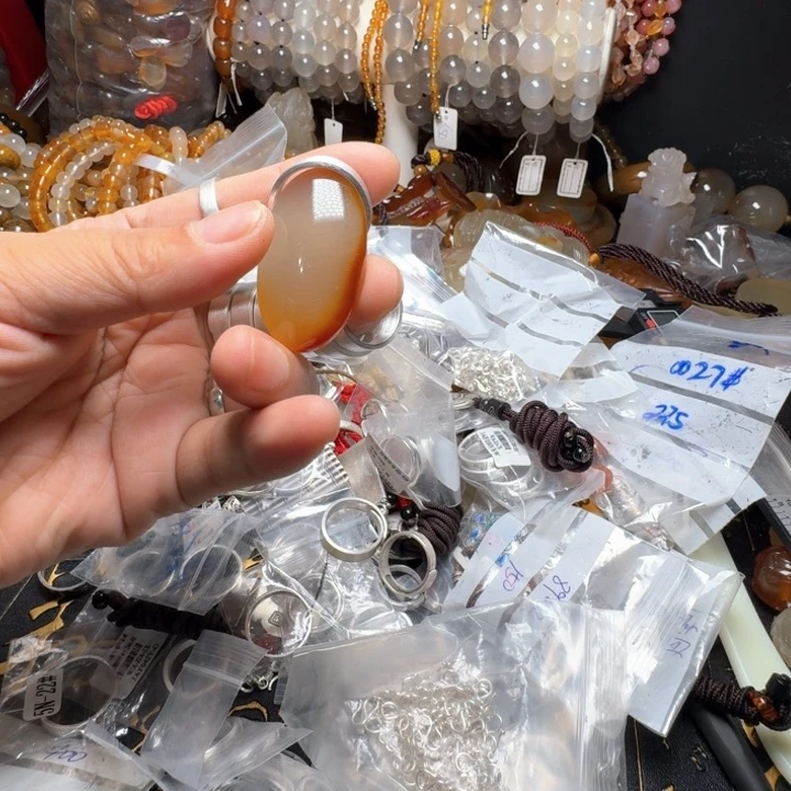 玛瑙/玉髓颈饰未镶嵌100