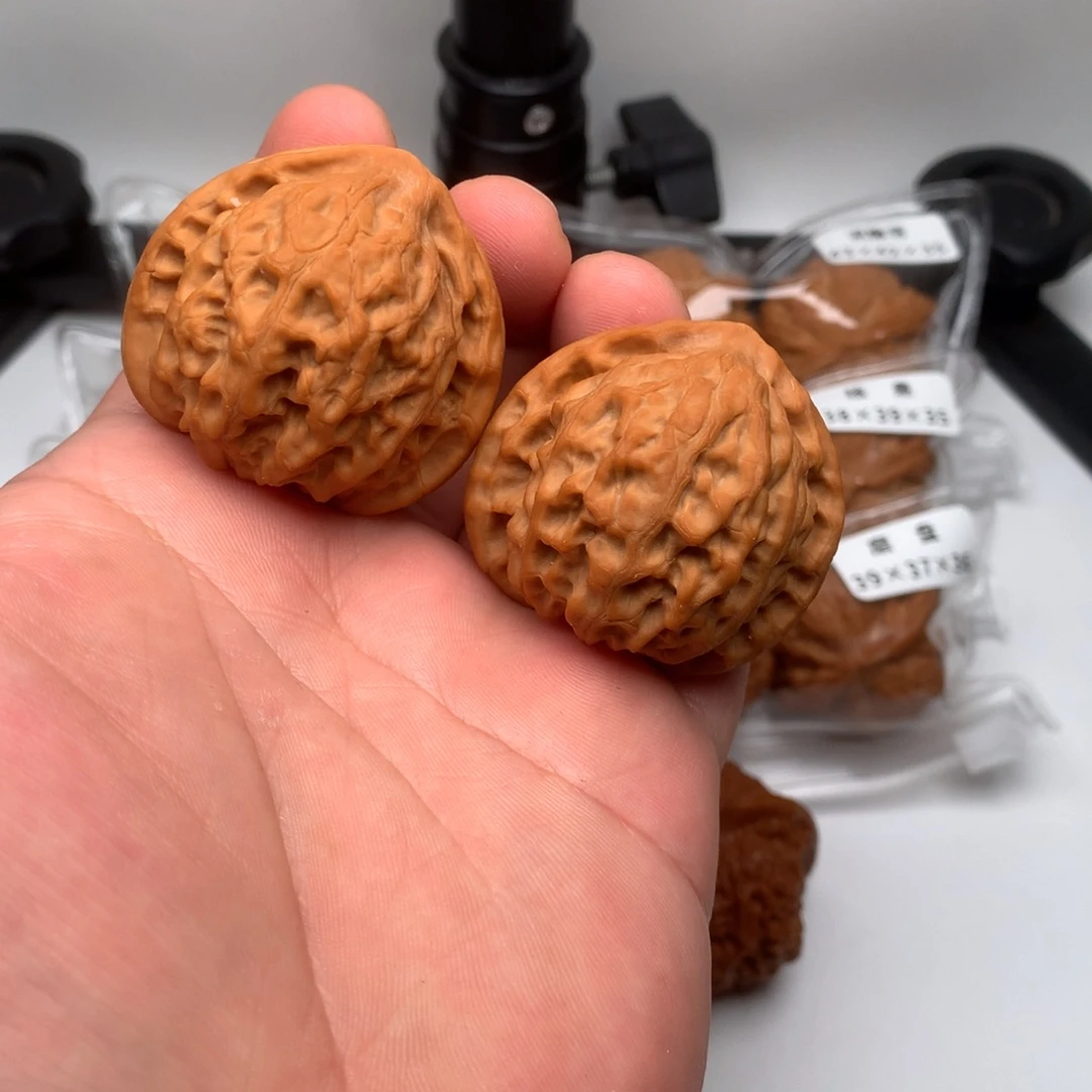 吊坠文玩核桃金牛