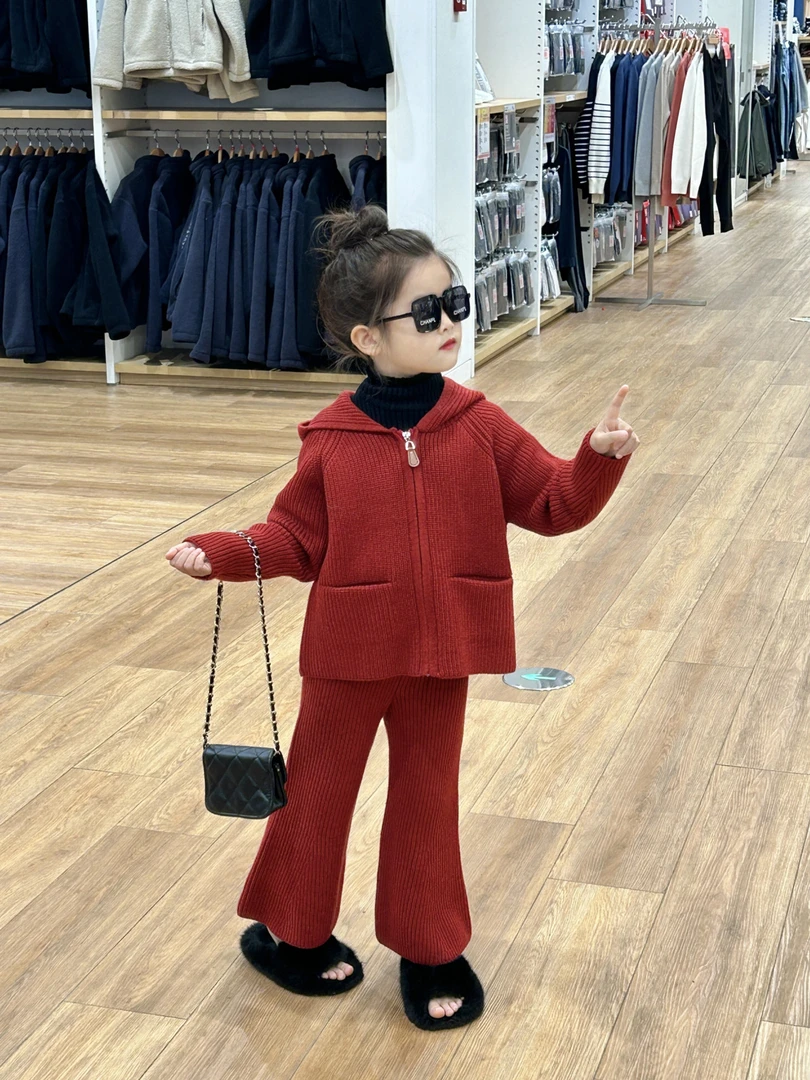 2024秋冬韩系女童毛线针织套装红色坑条连帽开衫外套休闲喇叭裤