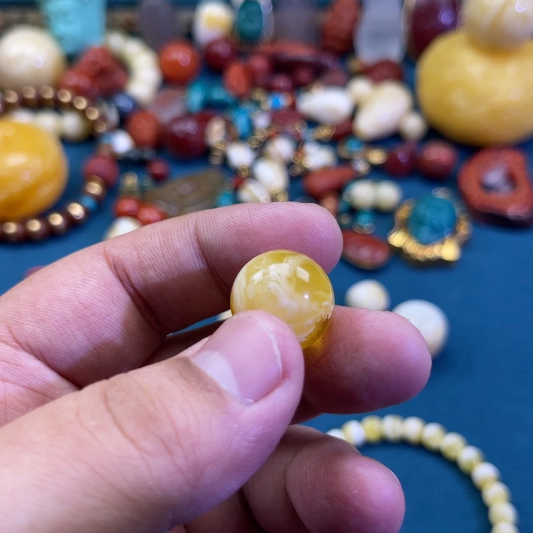 琥珀未镶嵌珠宝奇石23