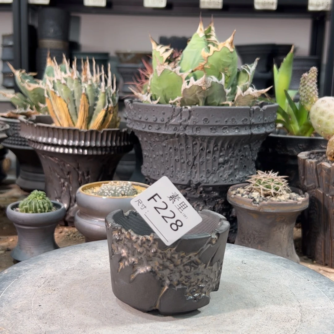 景德镇手工素里内口8.5高6瑕疵