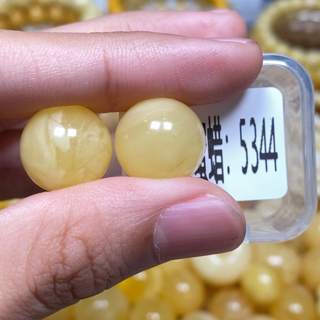 蜜蜡未镶嵌珠宝奇石5344