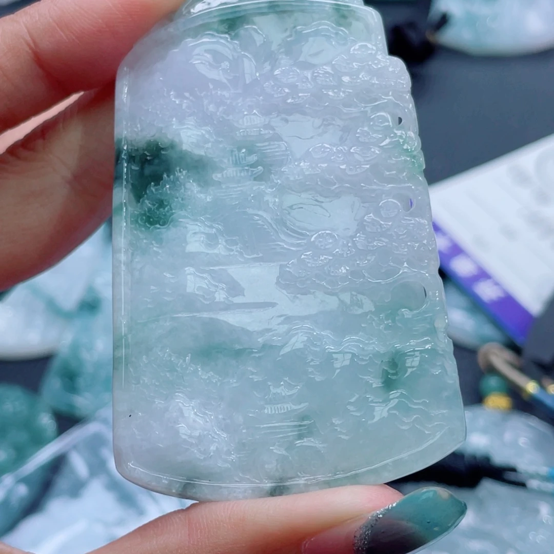 D***陆翡翠未镶嵌颈饰山水