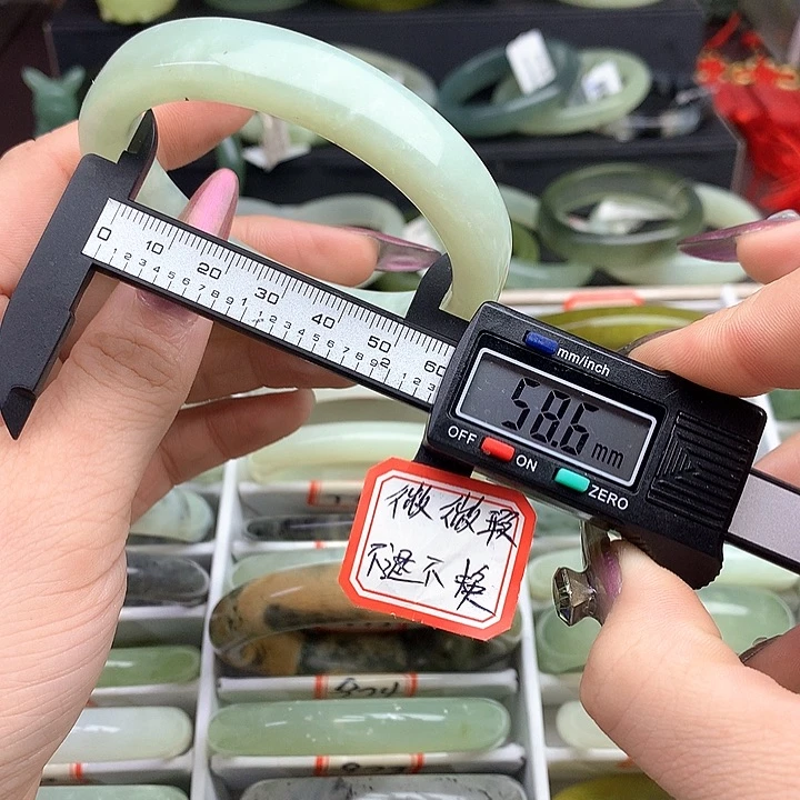 蛇纹石玉手镯未镶嵌982