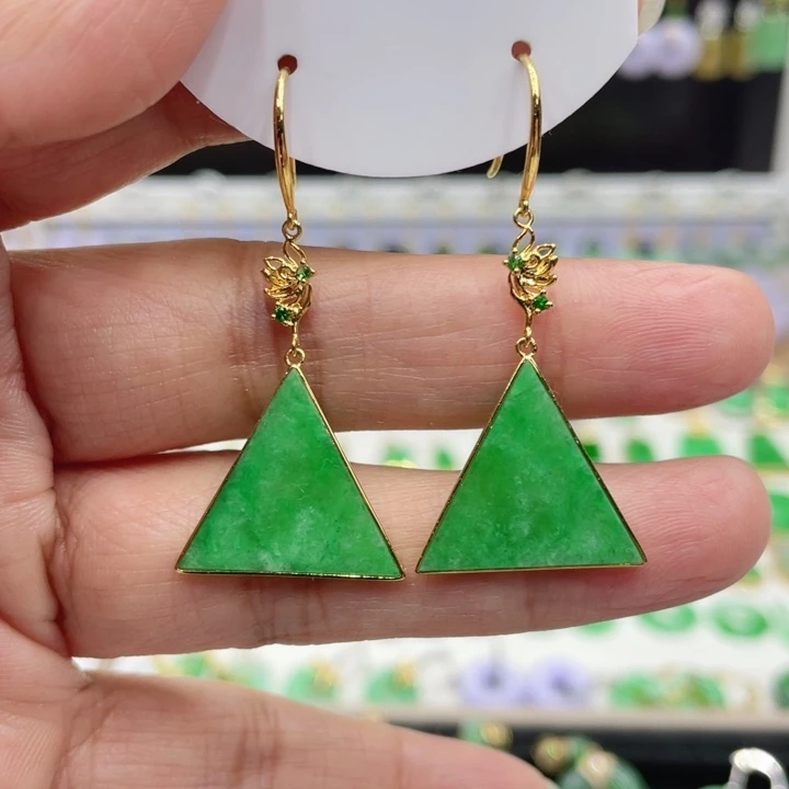 雷***艳翡翠18K金镶嵌耳饰