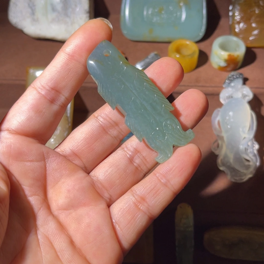 蛇纹石玉未镶嵌颈饰