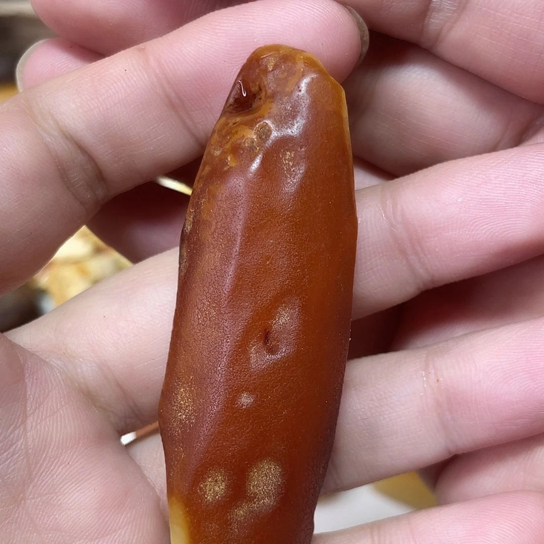 定制琥珀未镶嵌齐**。原矿琥珀