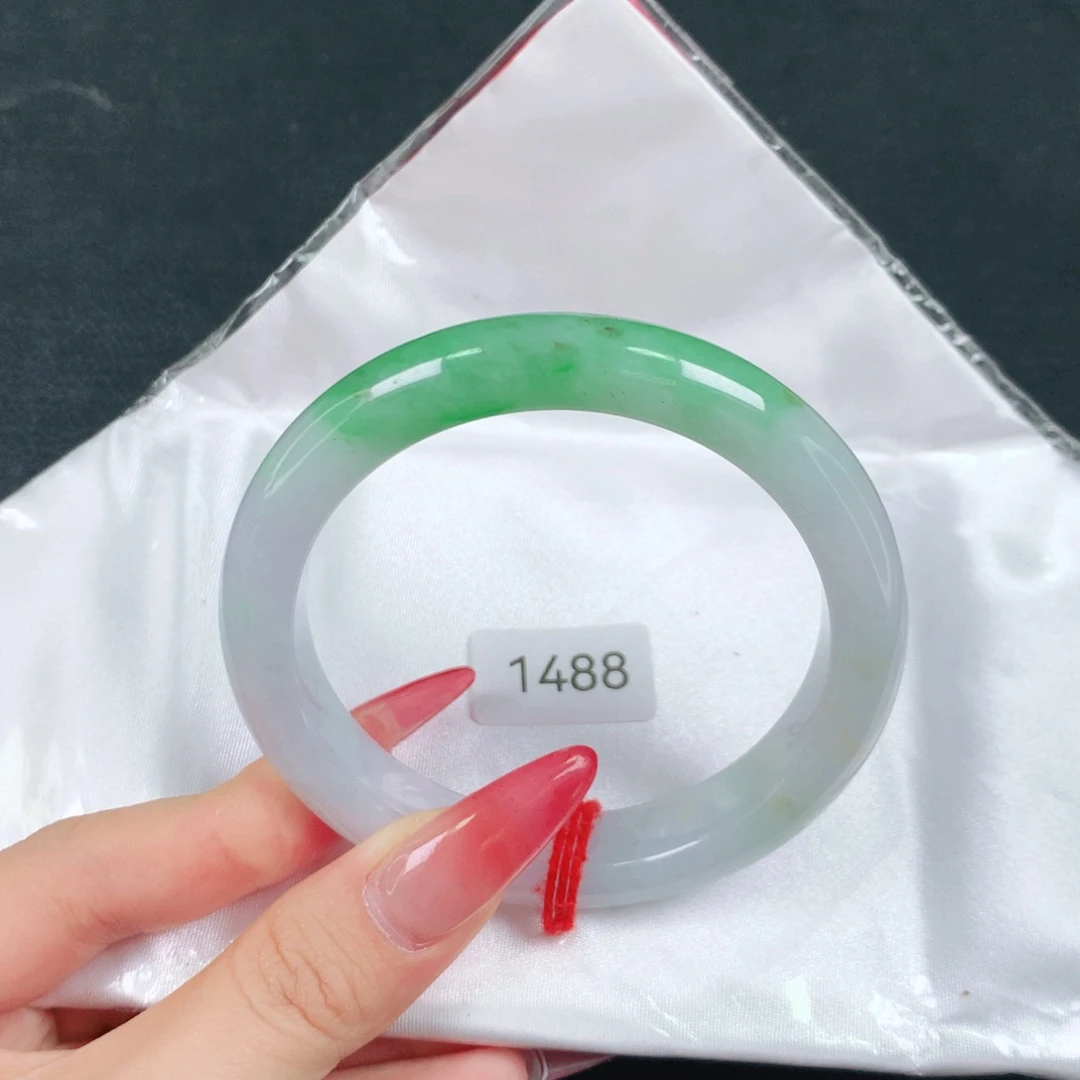 翡翠未镶嵌手镯天然翡翠手镯04