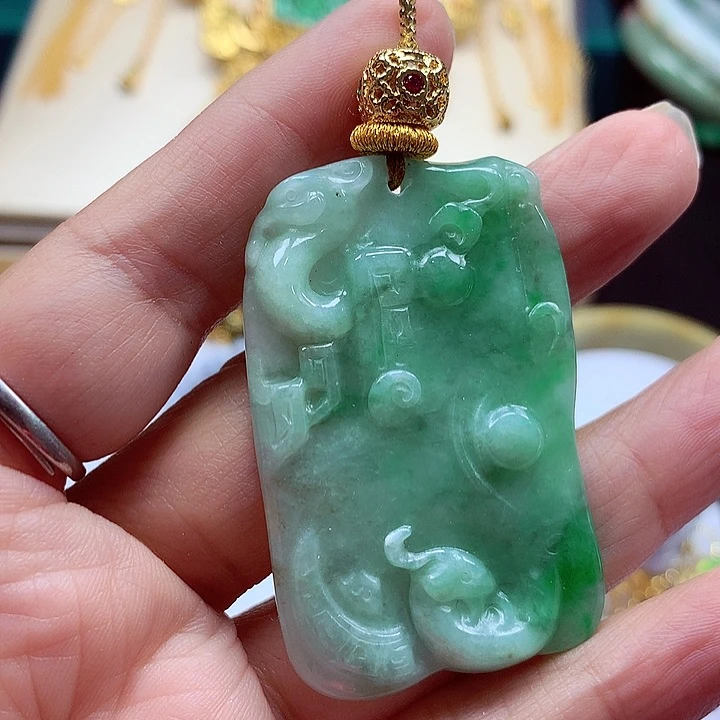 颈饰未镶嵌翡翠翡翠