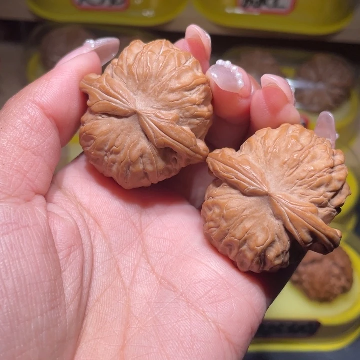 文玩核桃吊坠40石门元宝